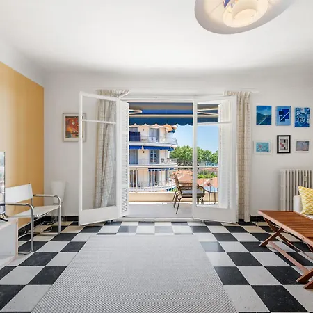 Sunny With Balcony * マントン