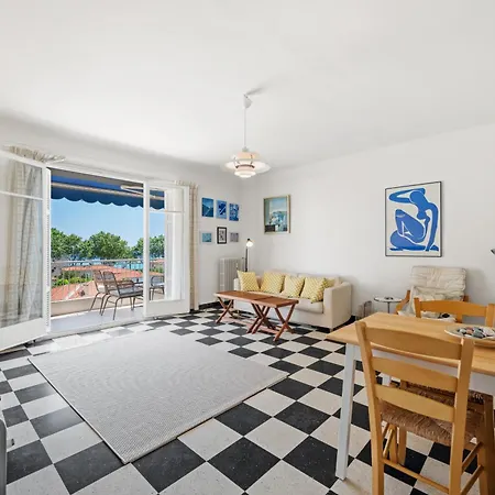 アパート Sunny With Balcony *