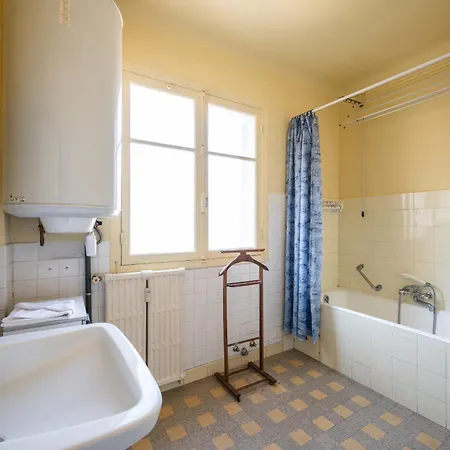 Sunny With Balcony Apartman