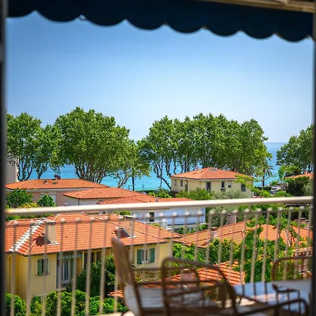 Apartmán Sunny With Balcony *