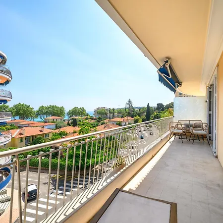 Apartmán Sunny With Balcony *