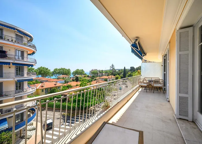 Апартаменты Sunny With Balcony *